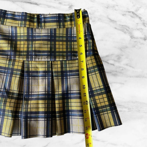 Y2K Yellow Plaid Pleated Skirt – 🌟 Yellow/Navy, Size Large with Built-In Shorts - Picture 11 of 13